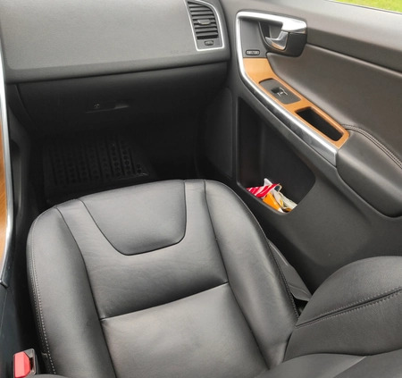 Volvo XC 60 cena 80900 przebieg: 116000, rok produkcji 2017 z Lublin małe 232